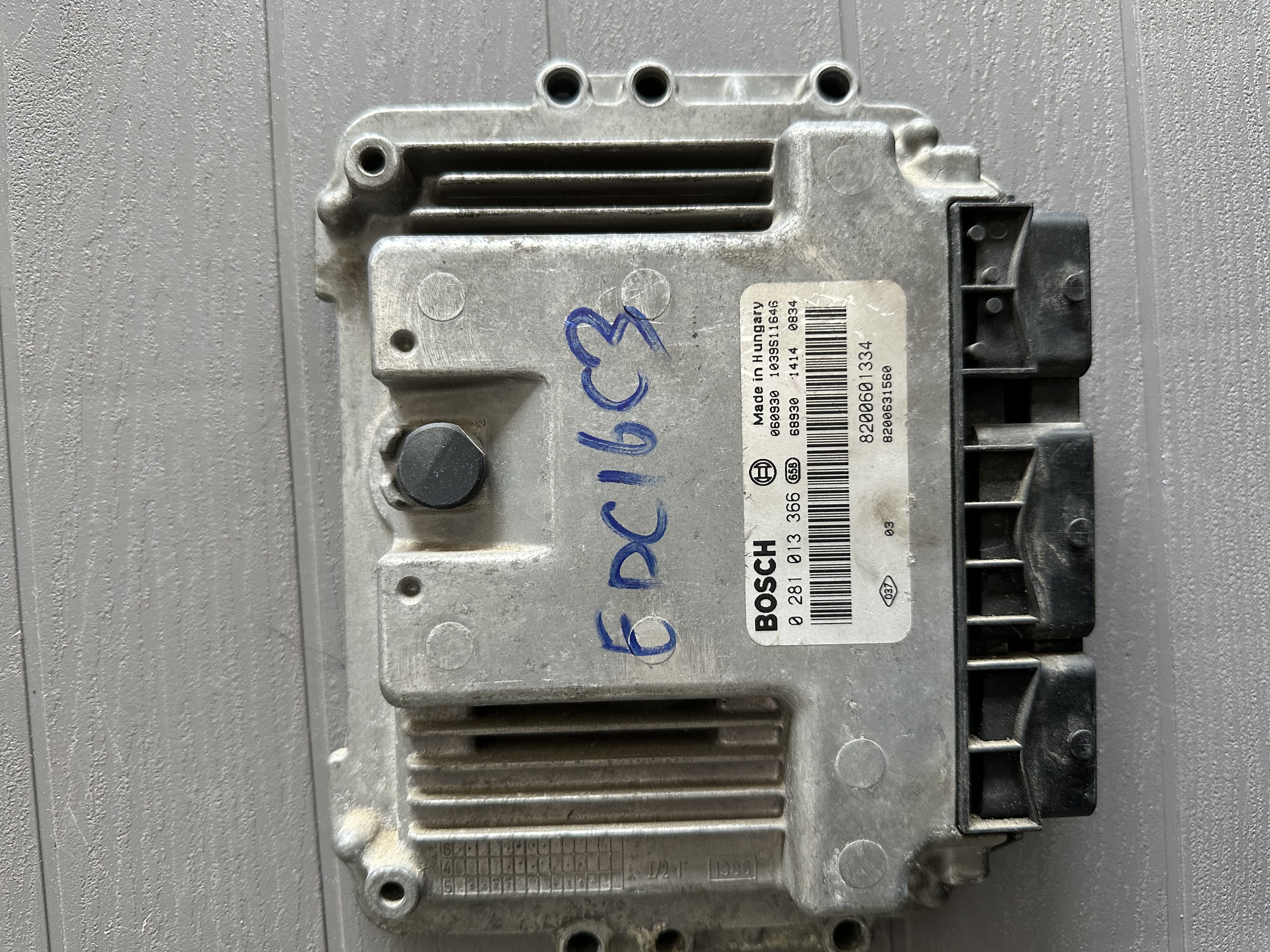 RENAULT MEGANE SCENİN 1.9 DİZEL MOTOR BEYNİ BOSCH 0281013366 8200601334 8200631560 EDC16C3