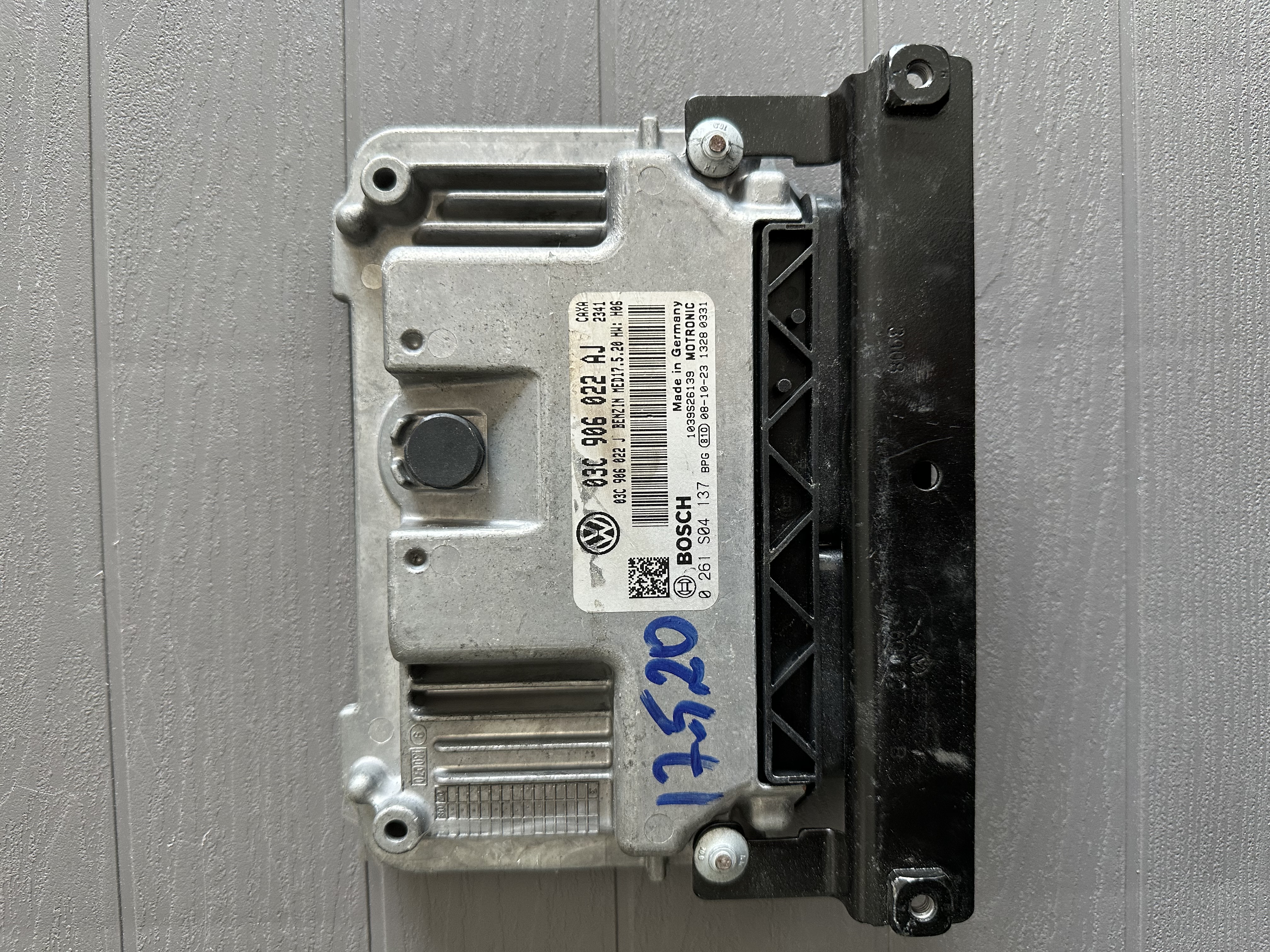 VW SCİROCCO GOLF POLO PASSAT BENZİNLİ MOTOR BEYNİ 03C906022AJ 03C906022J BOSCH 0261S04137 MED17.5.20 CAXA