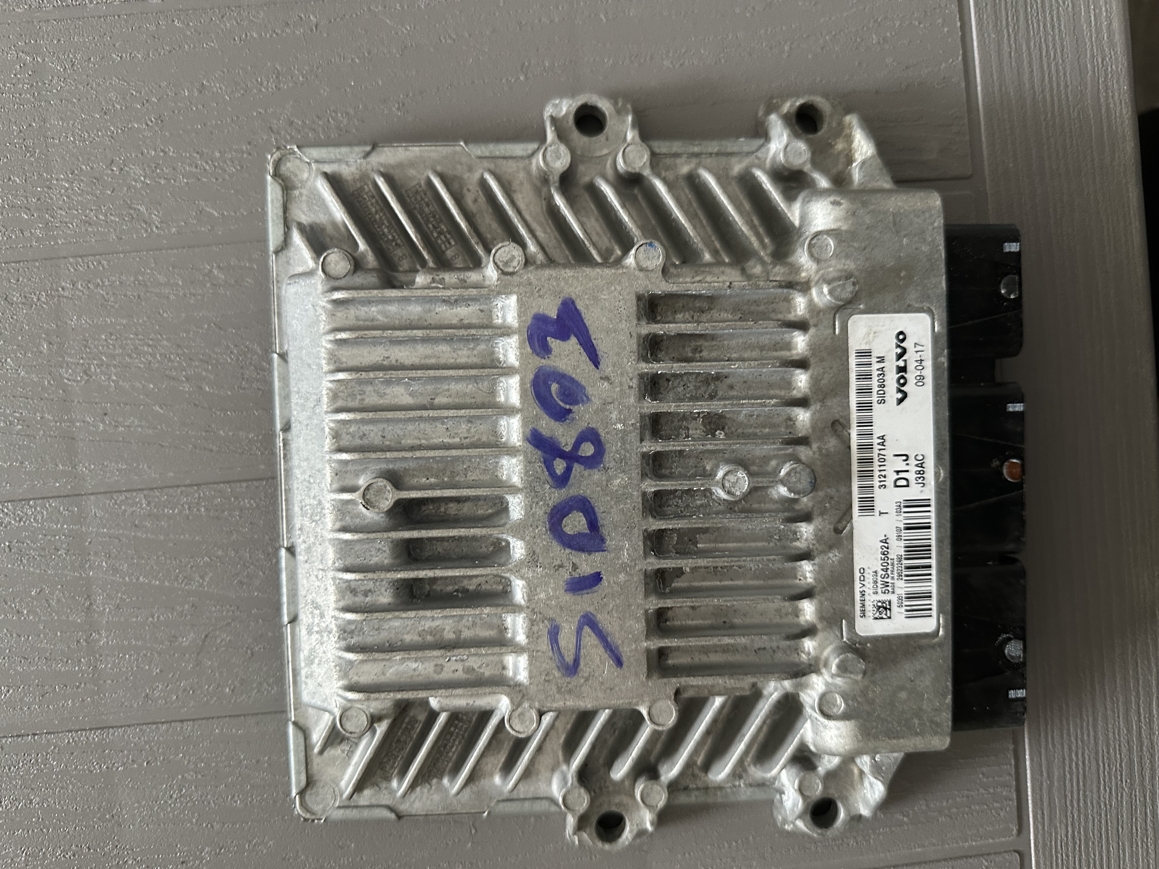 VOLVO SİD803A MOTOR BEYNİ 31211071AA SİEMENS VDO 5WS40562A